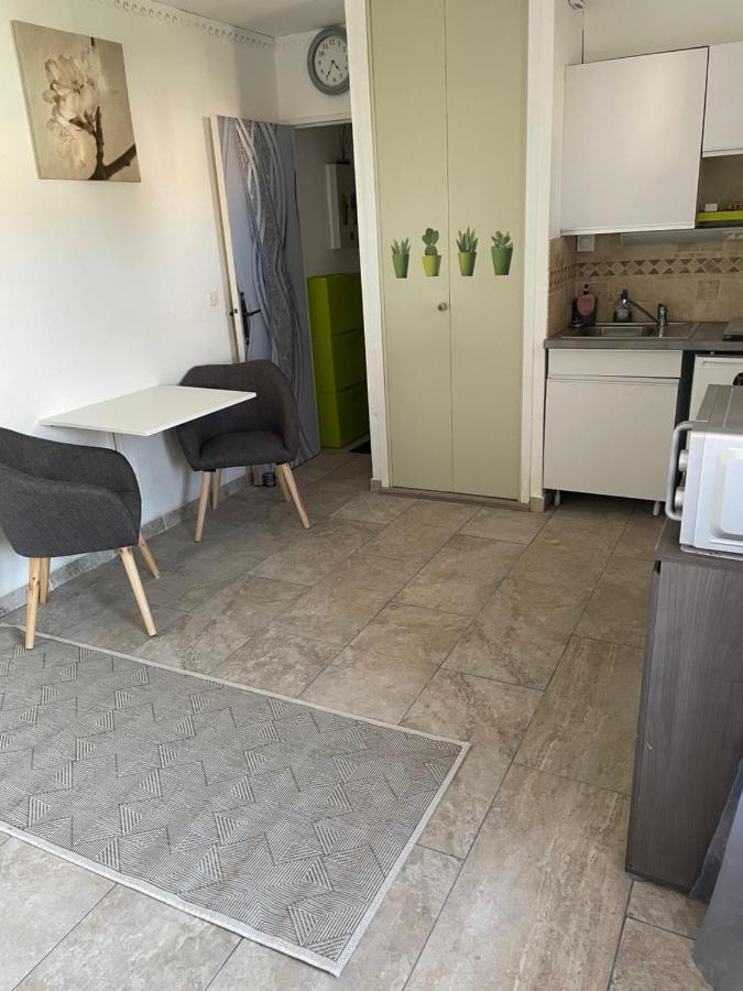 Studio Climatise Proche Port Et Plages La Londe-les-Maures Exterior photo